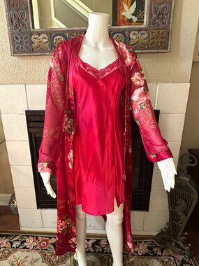 California Dynasty Red Floral Paisley Satin Robe Sophia Nightgown Set Small vtg
